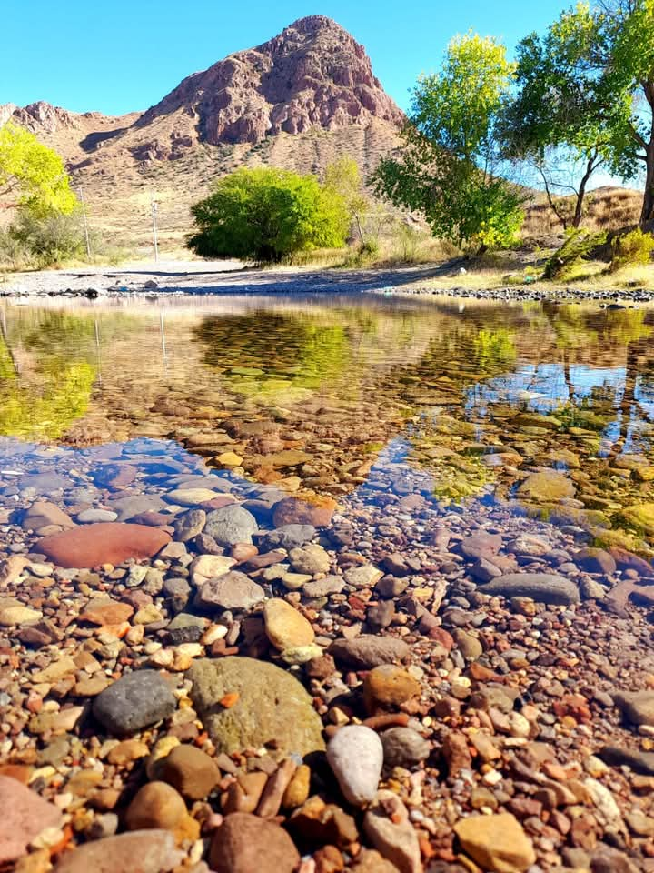 Cerro Colorado y Rio Sacramento.