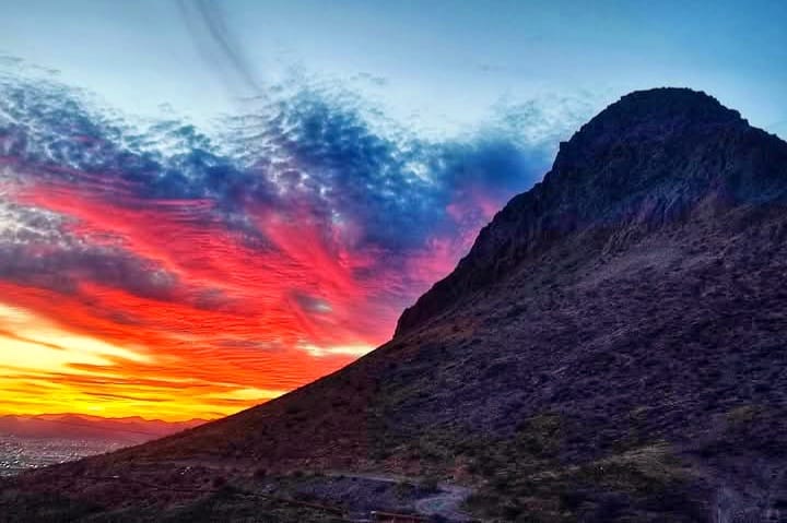 Cerro Colorado al Atardecer.